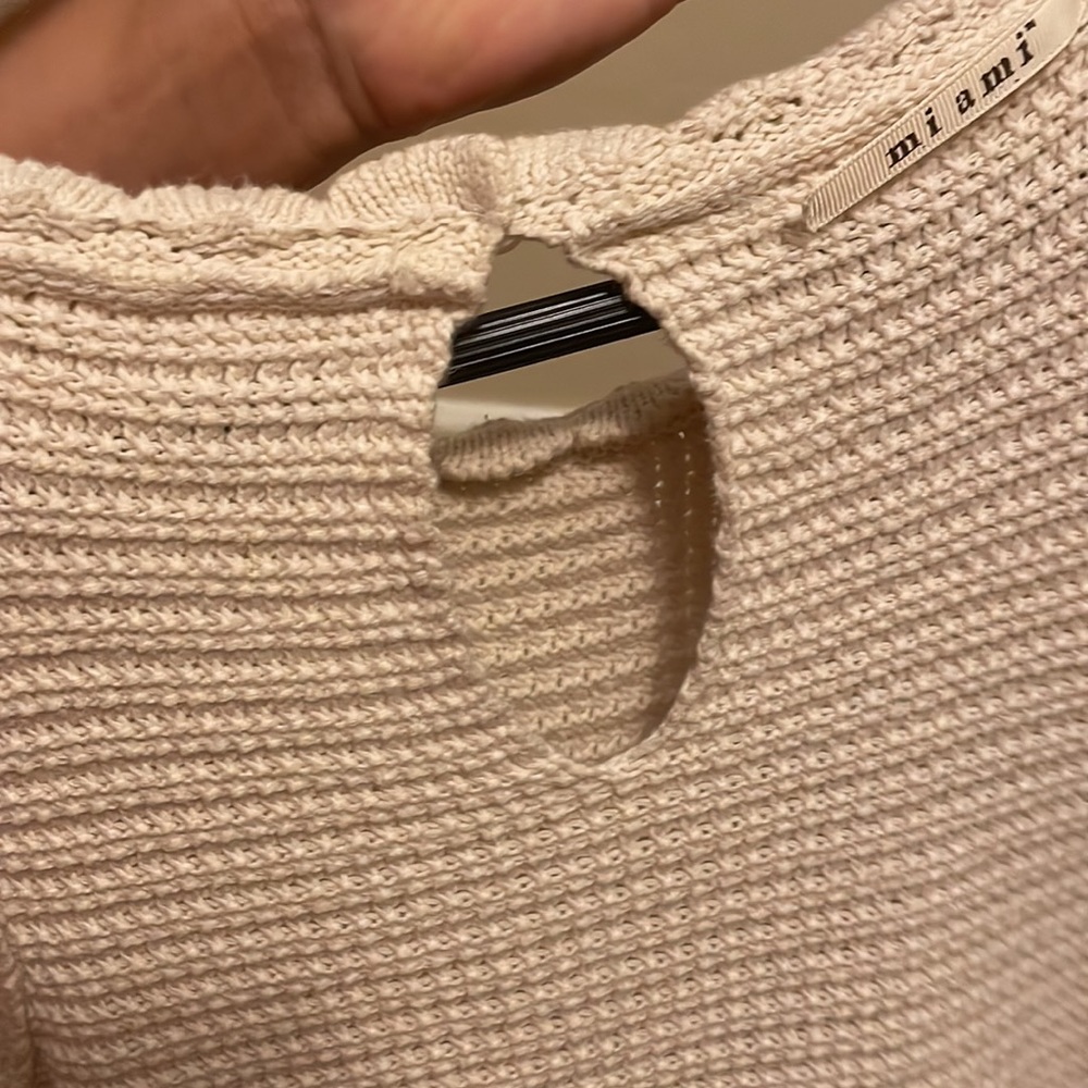 Crocheted top - Picture 2 of 4